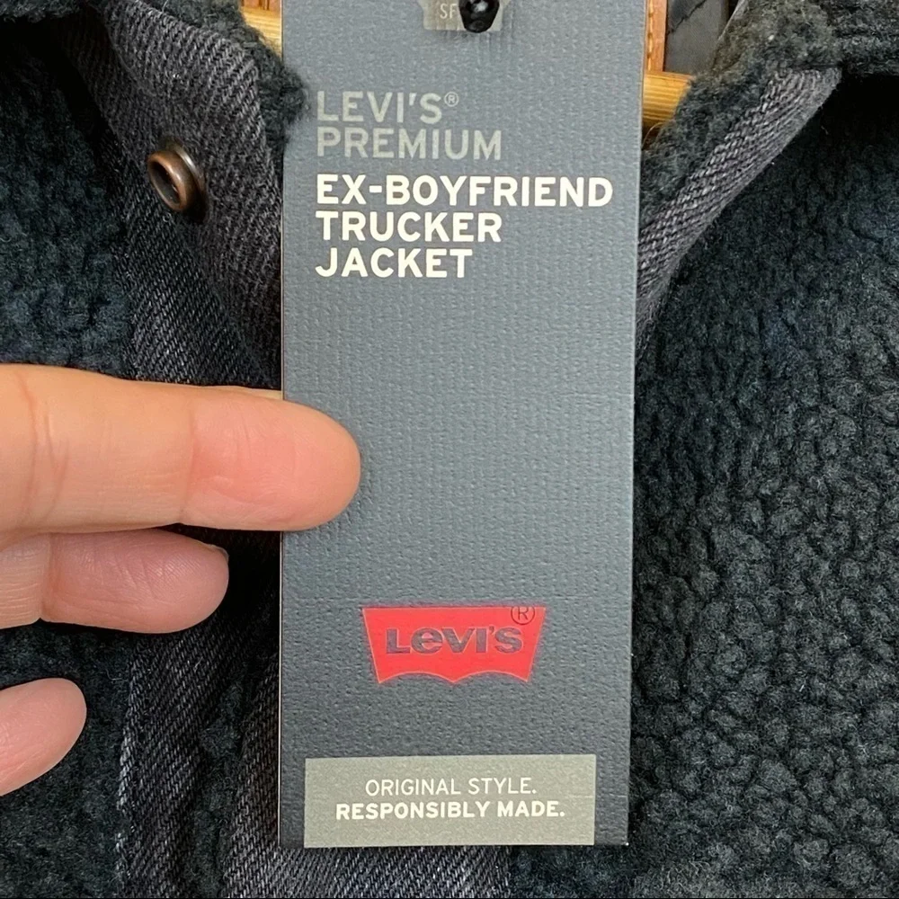 Levi’s‎ Premium Denim Ex-Boyfriend Trucker Sherpa Jacket Size Small Women